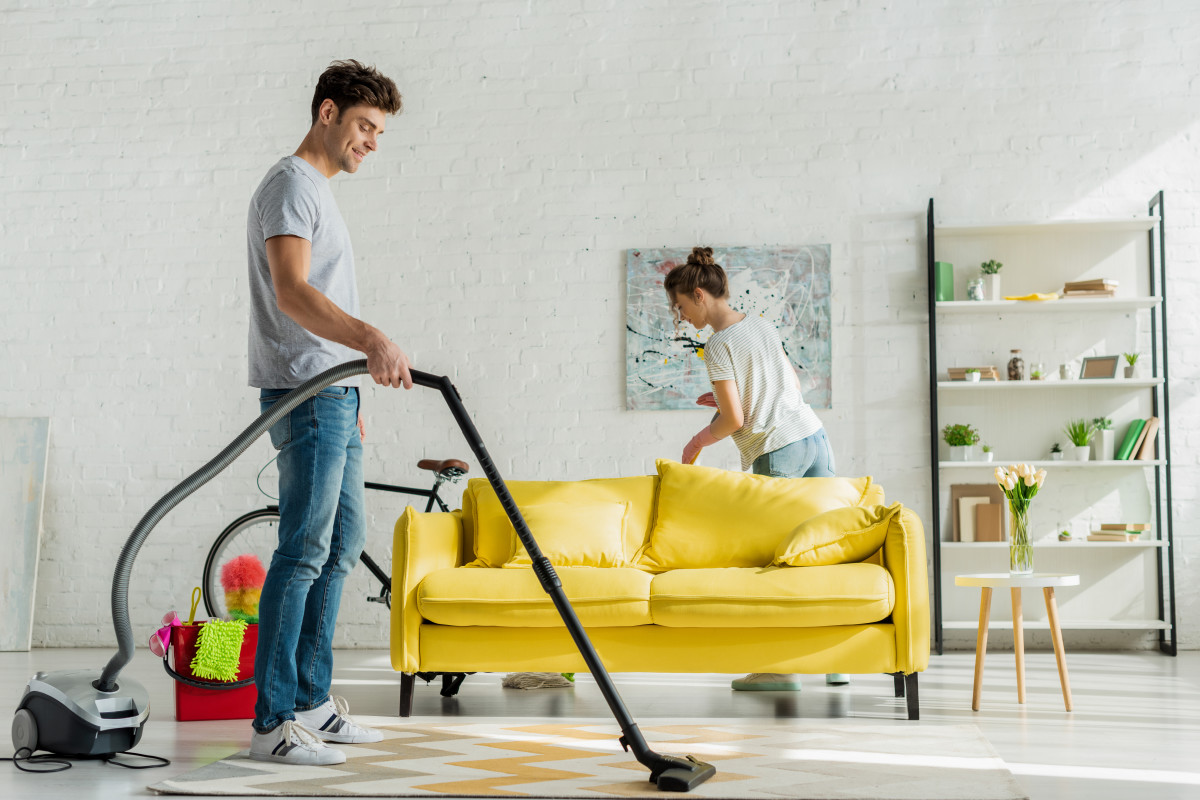 Gülyalı Bayan Temizlikçi